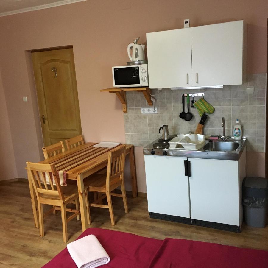 Liliom Vendeghaz Hotel Bakonybél Buitenkant foto