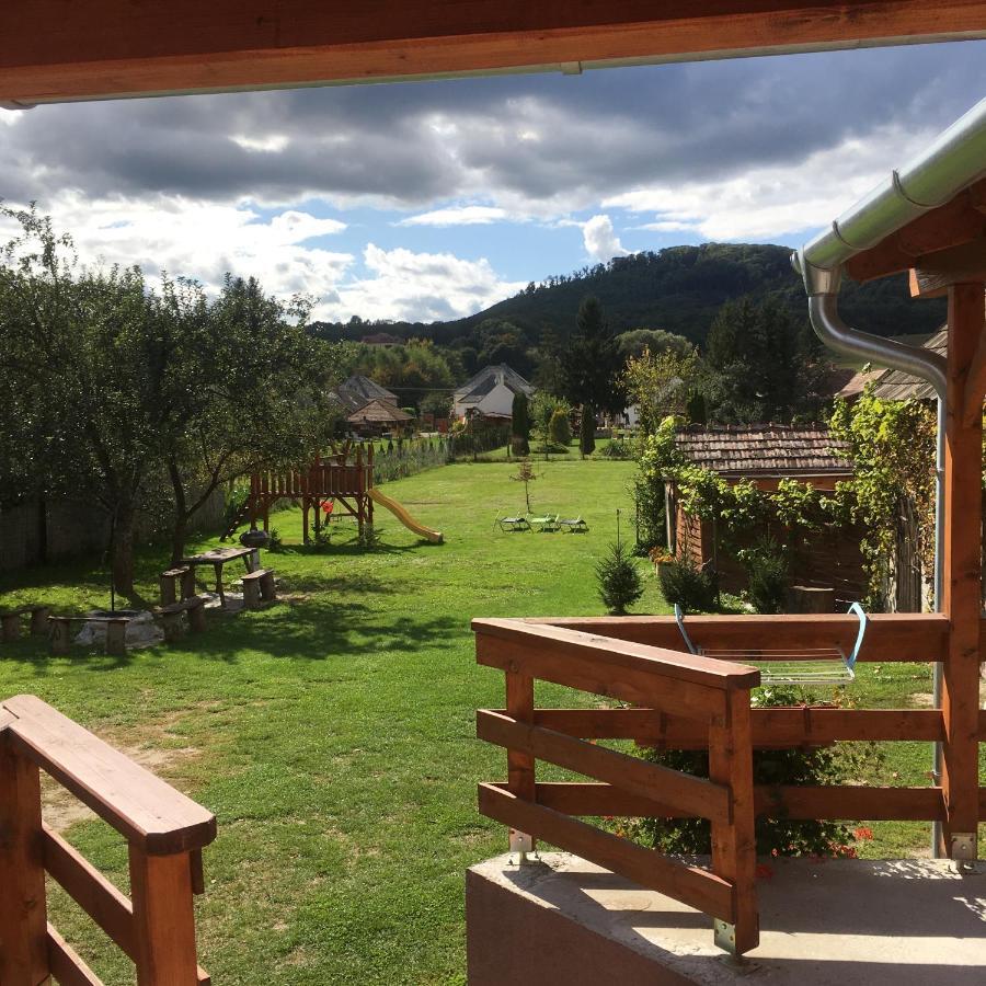 Liliom Vendeghaz Hotel Bakonybél Buitenkant foto